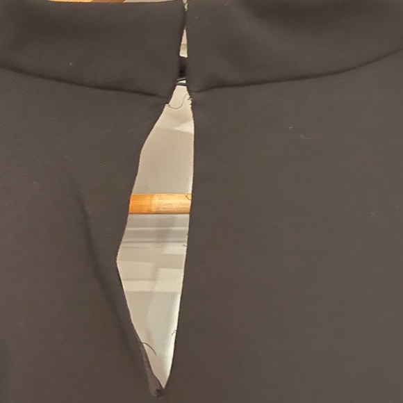 Zara Woman Elegant Black V-Neck Blouse - Picture 4 of 6